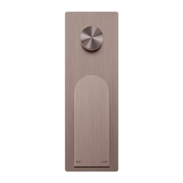 Nero Bianca wall-mounted shower mixer with divertor in brushed bronze, rectangular plate and round control knob