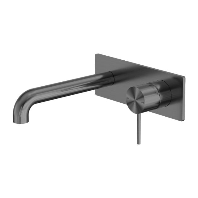 Nero Mecca wall basin/bath mixer in gunmetal, wall-mounted tap with 120mm spout and round handle on rectangular backplate